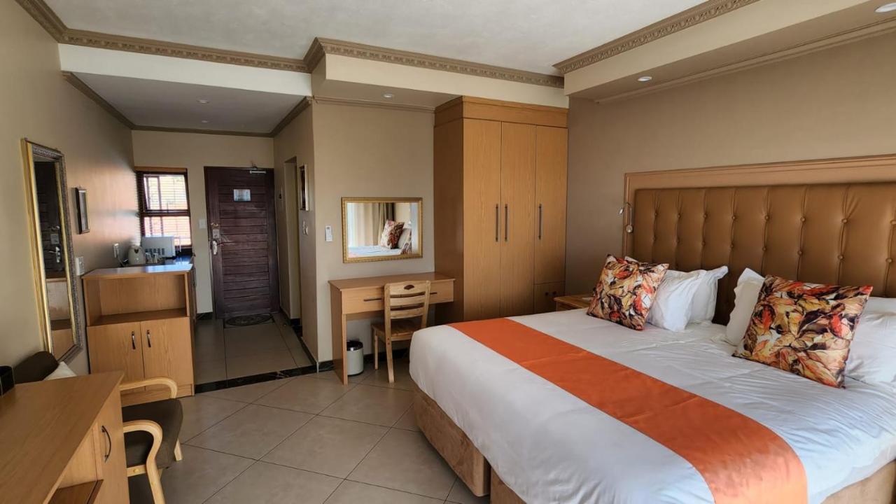 Lilypark Lodge Rustenburg Eksteriør bilde